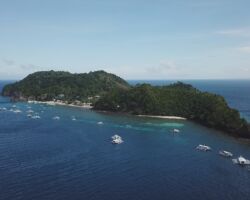 アポ島全景 空撮 アポ島全景 空撮