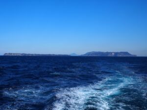 右から、式根島、利島、式根島