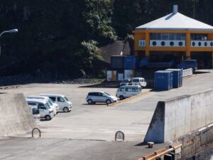利島接岸できました。 利島接岸できました。